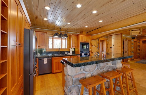 Granby House | Fraser Chalet: Hot Tub, Mountain Views & 10/10 Guest Rated