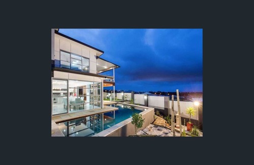 Nikenbah House | Fraser Island Views - Family House with Oceanfront Pool