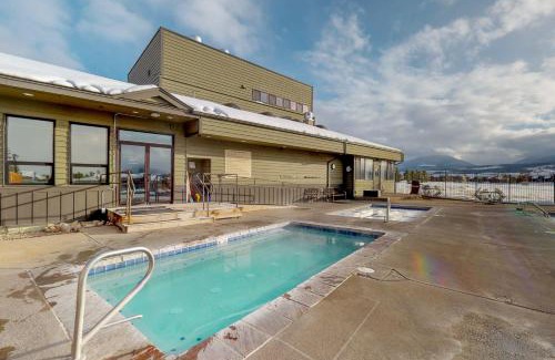 Fraser House | Experience Fraser's Mountain Fantasy: Family-Friendly Retreat