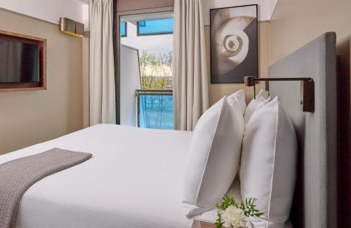 Gambetta Apartment | Experience Fraser Suites Paris La Défense: Pet Friendly Stay