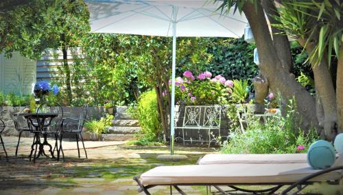Valverde House | Discover Frasteva: Oceanfront Bliss with Spa & Breakfast