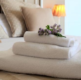 Valverde House | Discover Frasteva: Oceanfront Bliss with Spa & Breakfast