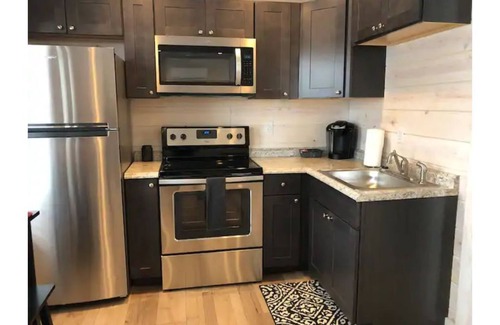 Carbon Hill House | Charming Tiny Home near Ohio University - Rated 9.8!
