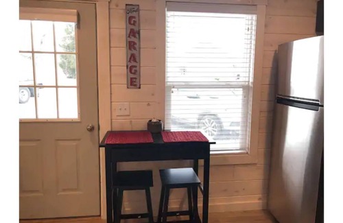 Carbon Hill House | Charming Tiny Home near Ohio University - Rated 9.8!