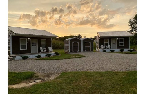 Carbon Hill House | Charming Tiny Home near Ohio University - Rated 9.8!