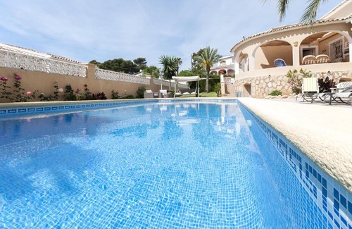 Balcon del Mar House | Family-Friendly Frederic Hotel with Pool Access