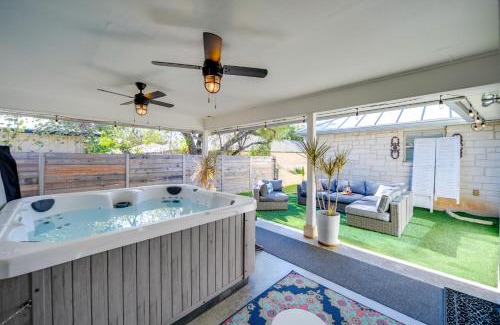Fredericksburg House | Discover Fredericksburg Regan Cottage with Relaxing Hot Tub