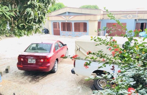 Kumasi House | Convenient Stay with Free Airport Transportation & Family Amenities