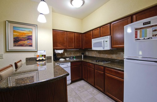 South Side Condo | Delightful Breakfast Buffet Near Beautiful Beaches!