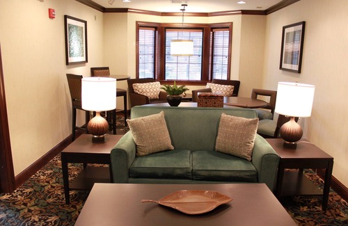 Indianapolis Apartment | Enjoy Daily Breakfast & Indoor Pool in Prime Location