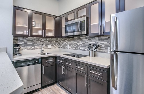 Lubbock Condo | Enjoy Free Breakfast Near Texas Tech University
