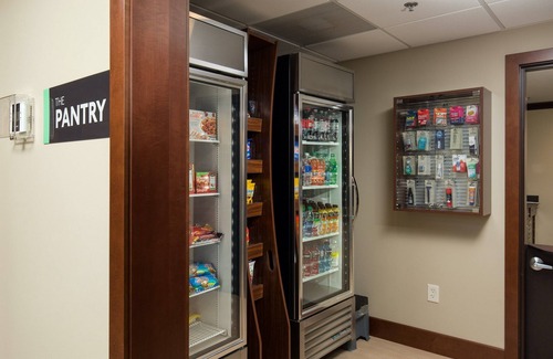 Polaris Apartment | Inviting King Suite with Free Breakfast & Pool Access