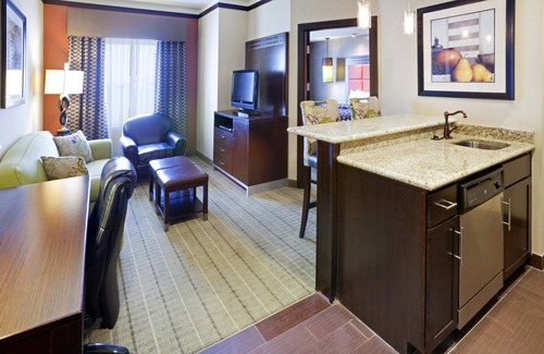 Irving Condo | Enjoy Free Breakfast & Fitness Near DFW Airport!