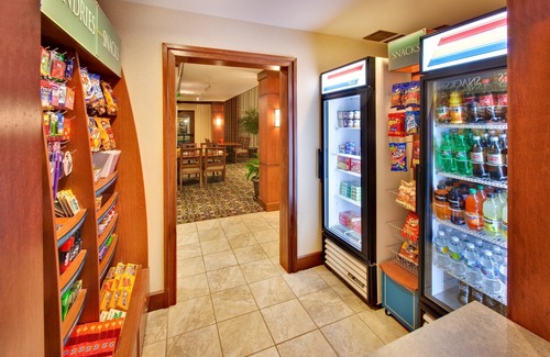 Davenport Condo | Relaxing Suite with Free Breakfast, Wi-Fi & Pool Access