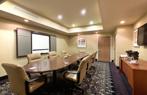 Tucson Condo | Top-Rated Hotel with Free Breakfast & Pool Near Tucson Airport