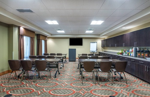 Altoona Apartment | Enjoy Free Breakfast & Indoor Pool at Our Accessible Studio