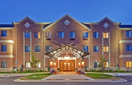 Indianapolis Condo | Indulge in a Suite with King Bed, Indoor Pool & Breakfast