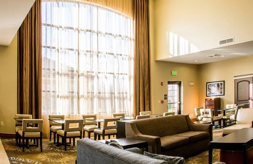 Schererville Apartment | Business-Friendly Hotel with Pool, Gym & Free Breakfast