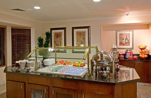 Palmdale Apartment | Top-Rated Hotel with Free Breakfast & Pool Near Edwards AFB