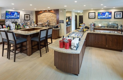 West Omaha Apartment | Top-Rated Hotel with Pool, Hot Tub & Free Breakfast