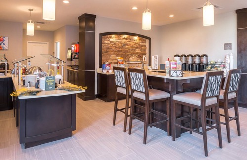 Pecos Apartment | Enjoy Free Breakfast, Pool & Gym for Business Travelers