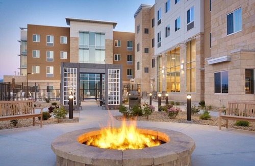 Lehi Apartment | Enjoy Free Breakfast, Pool & Hot Tub on Your Next Getaway!