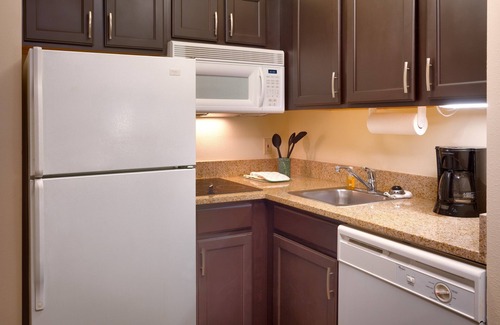 Peoria Apartment | Convenient Stay with Pool & Breakfast Near St. Francis