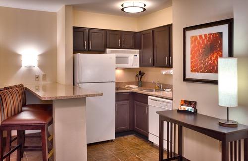Peoria Condo | Comfortable Stay with Pool, Hot Tub & Free Breakfast!