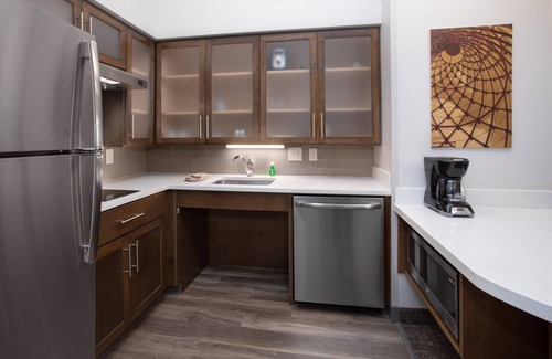 Rapid City Condo | Enjoy Pool Access & Hot Tub Near Rushmore Crossing