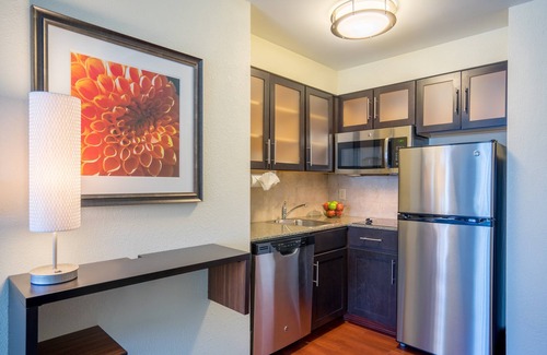 Concordville Apartment | Enjoy Free Breakfast and Pools for Your Next Getaway!