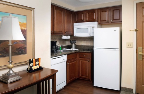 North Brunswick Apartment | Enjoy Free Breakfast, Pool & Hot Tub Near Rutgers University