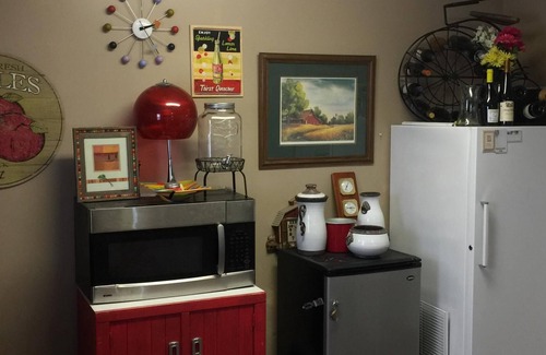 St. George House | FREE cleaning w/ min 3 day stay in June! 10-acres hot tub! Sleeps 15. Clean Fun!