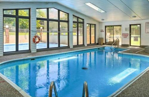 Branson House | Explore Free Attractions Near 4-Star Hotel with Pools