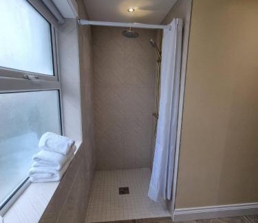 Bogside House | Experience Comfort at Free Derry Suite for Every Traveler