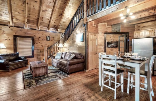 Gatlinburg - Pigeon Forge Cabin | Relaxing Retreat with Free Dollywood Tix & Hot Tub Access