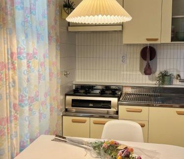 Mapo Apartment | Free Early Check-in! 5min to Subway Station Store at Doorstep