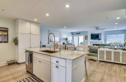 Fenwick Island House | Book Your Stay: Enjoy Community Pool & Daily Activities!