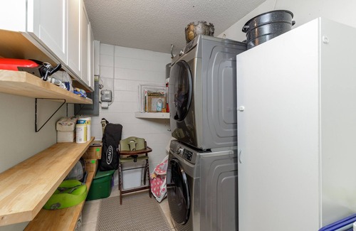 Pinellas Park House | Idyllic Heated Pool Retreat Steps from the Beach with Water Slide