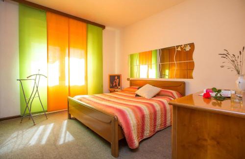 Mazzo di Valtellina House | Discover Free Hugs: Pet-Friendly Oceanfront Retreat