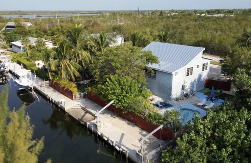 Little Torch Key House | Book Your Private Pool Home with Free Kayaks & Bikes!