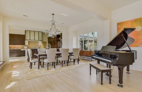 Riverplace House | Escape to Lakeview Serenity: Pool, Spa & Dock Access
