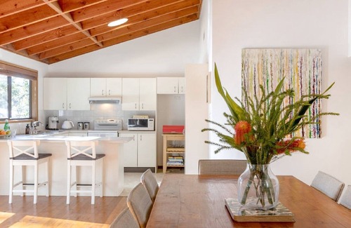 Pearl Beach House | Free Night Stay* Pet friendly/heated spa