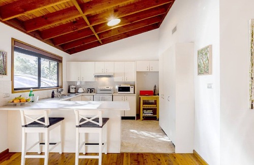 Pearl Beach House | Free Night Stay* Pet friendly/heated spa