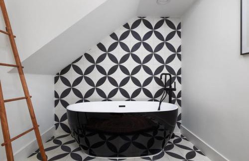 Central East Austin House | Discover Family-Friendly Comfort at Red Door by Portoro