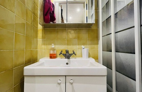 Maisons-Alfort Apartment | Ideal Escape with Free Parking & Quick Metro Access