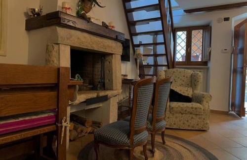 Rivisondoli House | Convenient Stay at Casa in Montagna with Free Parking