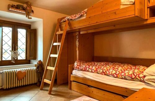 Rivisondoli House | Convenient Stay at Casa in Montagna with Free Parking