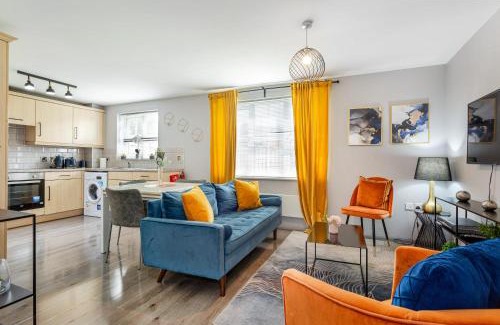 Irlam Apartment | Pet-Friendly Irlam Flat with Free Parking Options