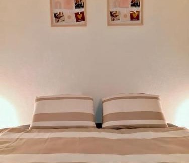 Como Apartment | Free Parking! Lake Como, 5 min to Swiss
