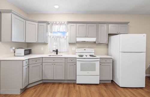 Utica Apartment | Ideal Family Retreat with Ocean View in Utica, NY
